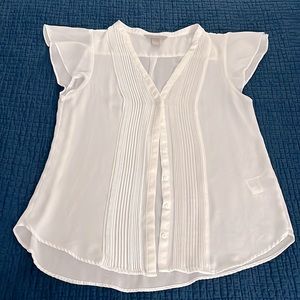 H&M white short sleeve button down blouse - size 6